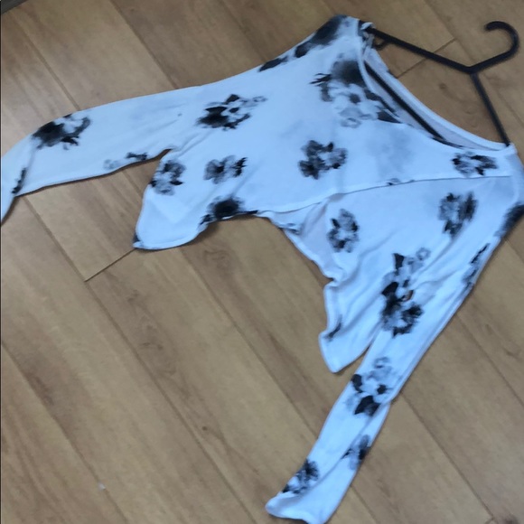 Flower long sleeve crop top - Picture 3 of 3